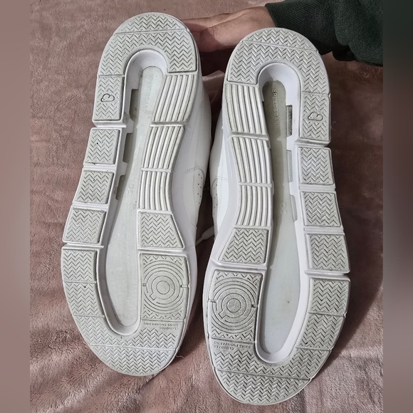 ON Running The Roger Clubhouse Tennis Sneakers White Size 10W - Picture 7 of 10